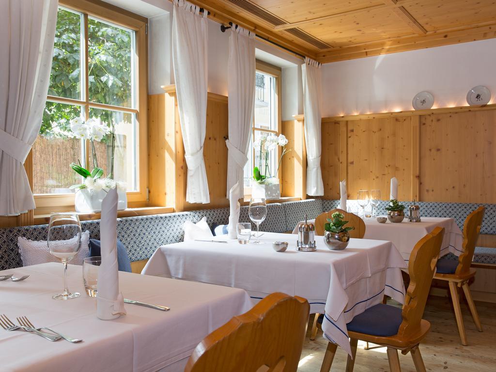 Hotel Blitzburg Bruneck Exteriör bild