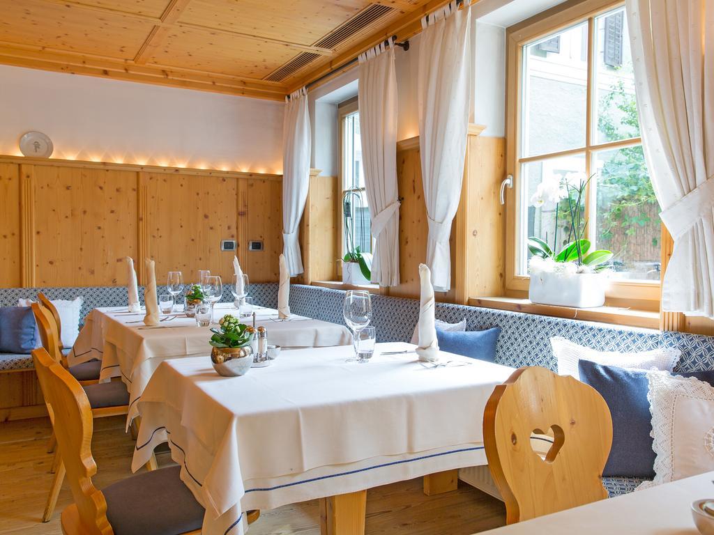 Hotel Blitzburg Bruneck Exteriör bild